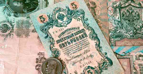 智能机器人买啤酒瓶子